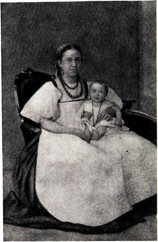 Вера Николаевна Третьякова с дочерью Александрой. Фотография. 1868